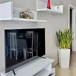 Elegant In Terraces Apartament