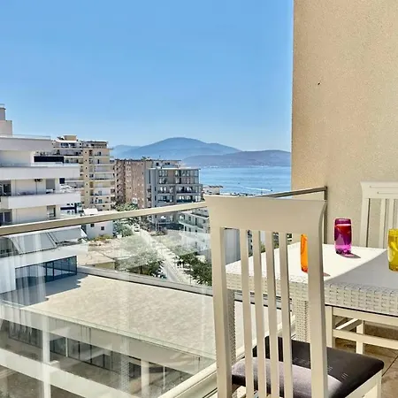Elegant In Terraces Appartement