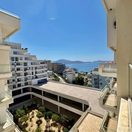 Elegant In Terraces Apartment